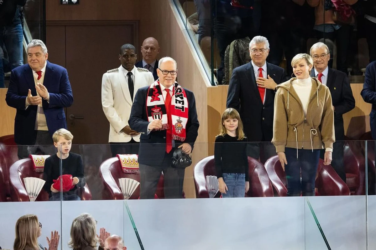 Княжа родина на трибунах 