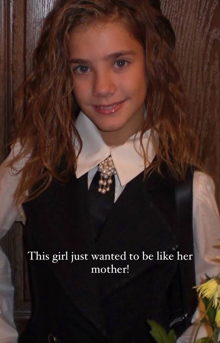 Попова в дитинстві