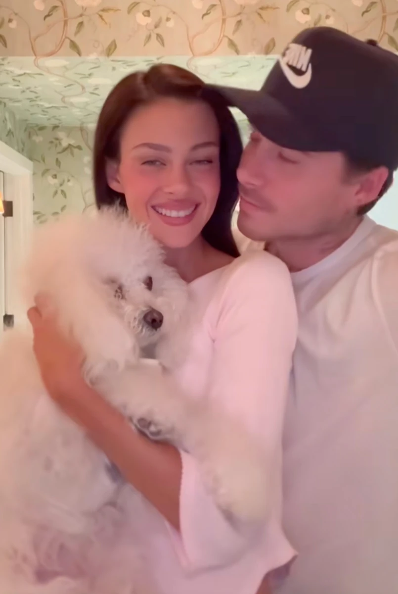 Старший син Бекхемів показав романтичне відео з дружиною та песиком