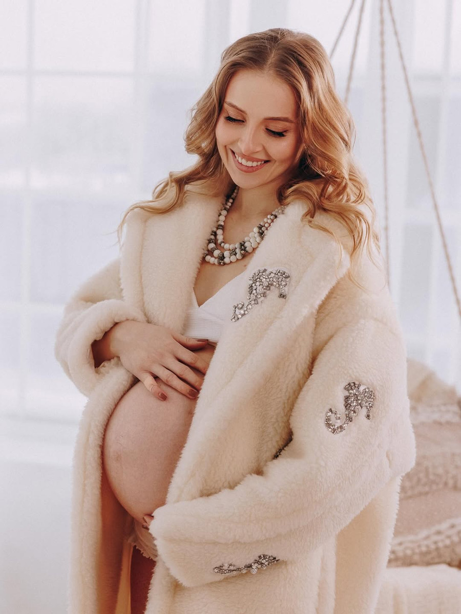 Анна Сагайдачна позує для вагітних фото