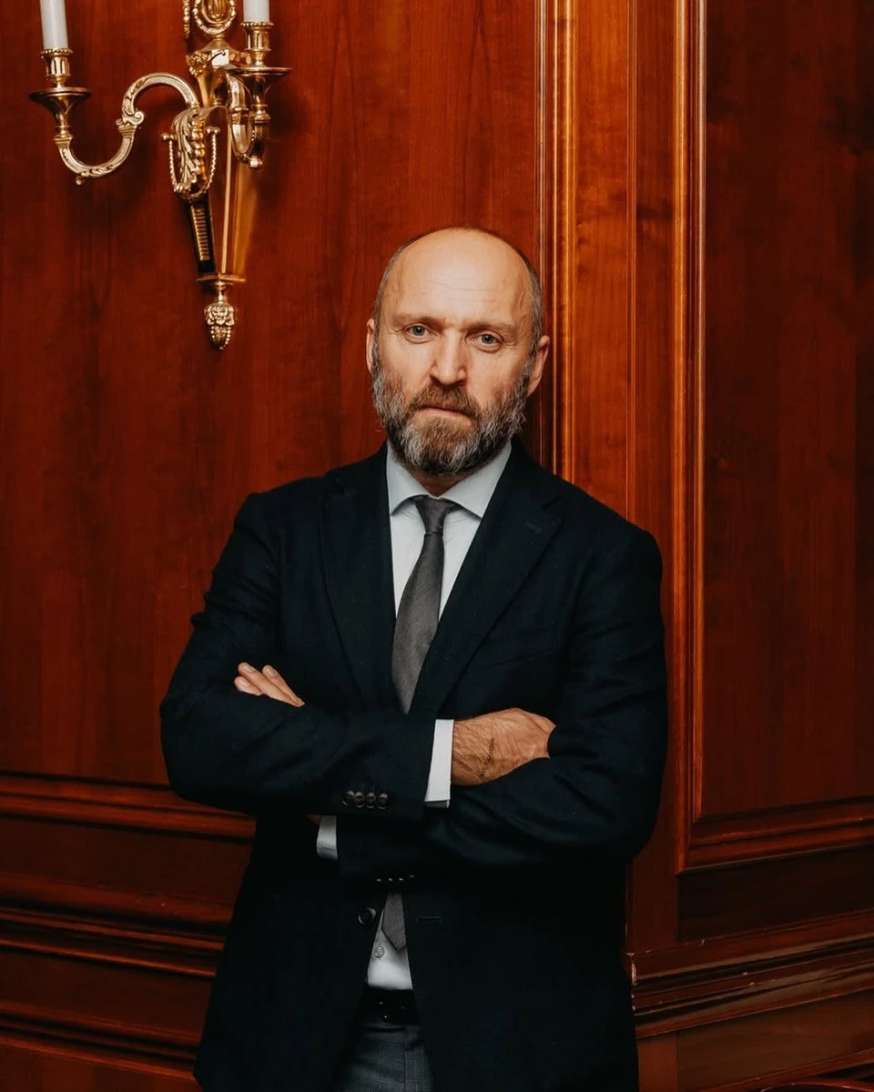 Олександр Кобзар фото