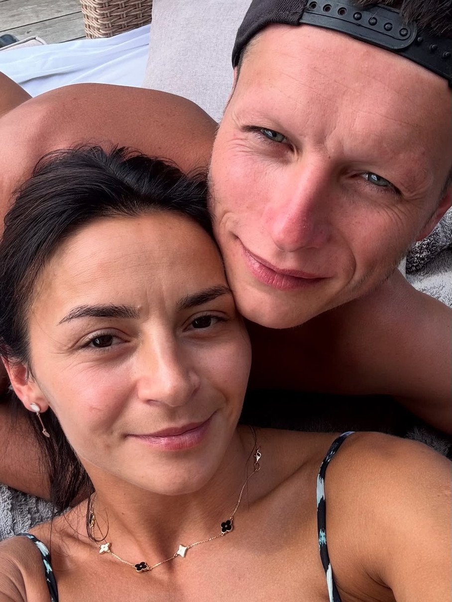 Ілона Гвоздьова замилувала селфі з чоловіком на 11-ту річницю