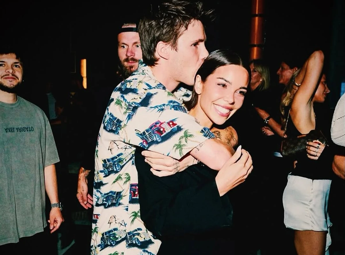 Джекі Апостел та Круз Бекхем на фото