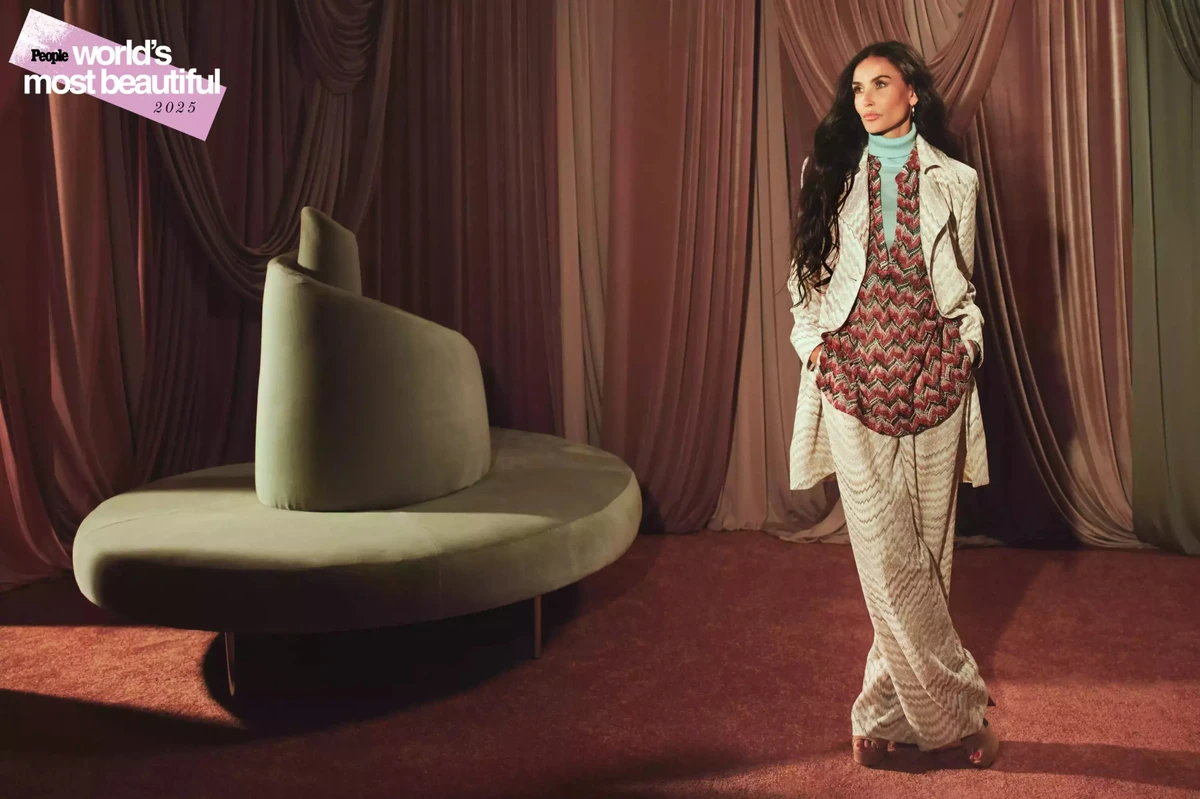 Демі Мур ефектно попозувала для журналу