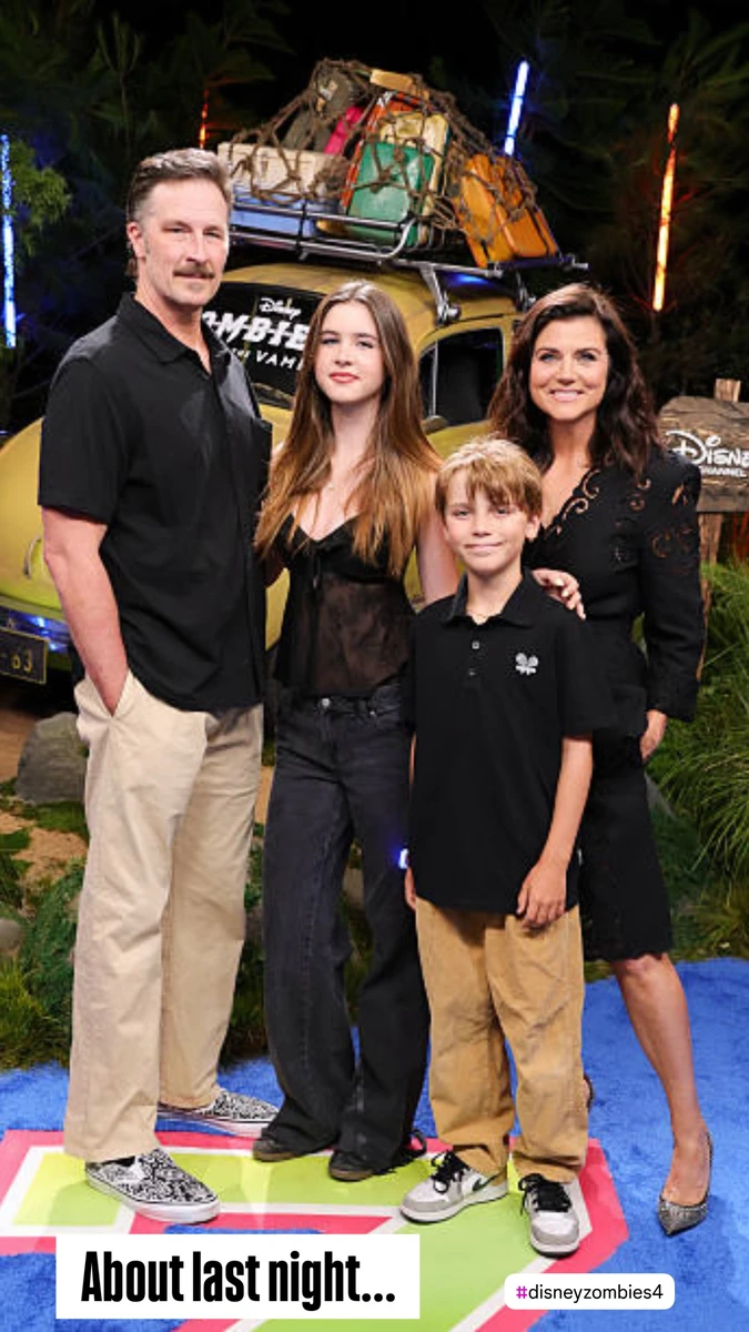 Тіффані Тіссен з Беверлі-Хіллз попозувала з чоловіком і дітьми