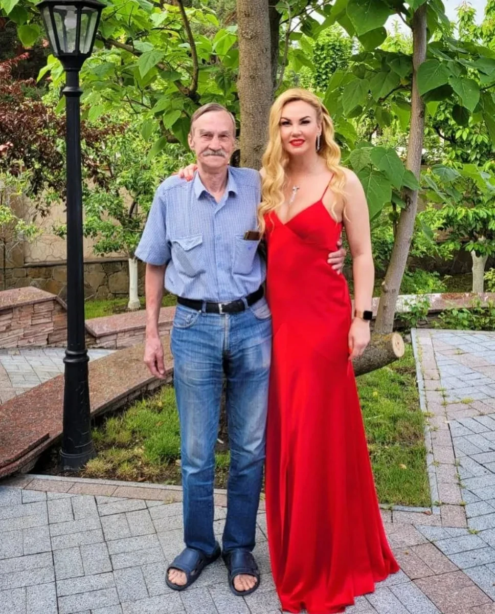 Камалія разом зі своїм батьком