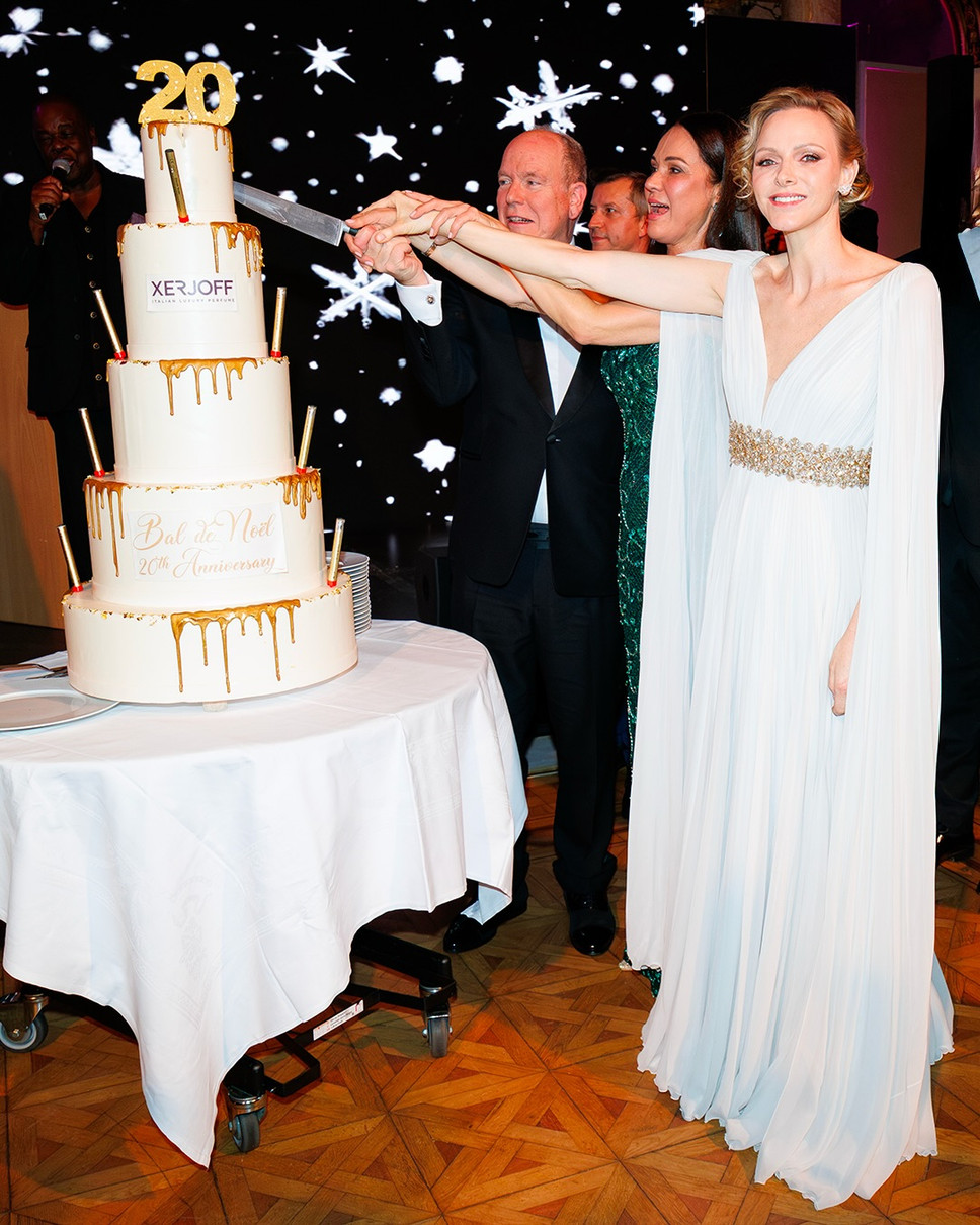 Княгиня Шарлін коло торту