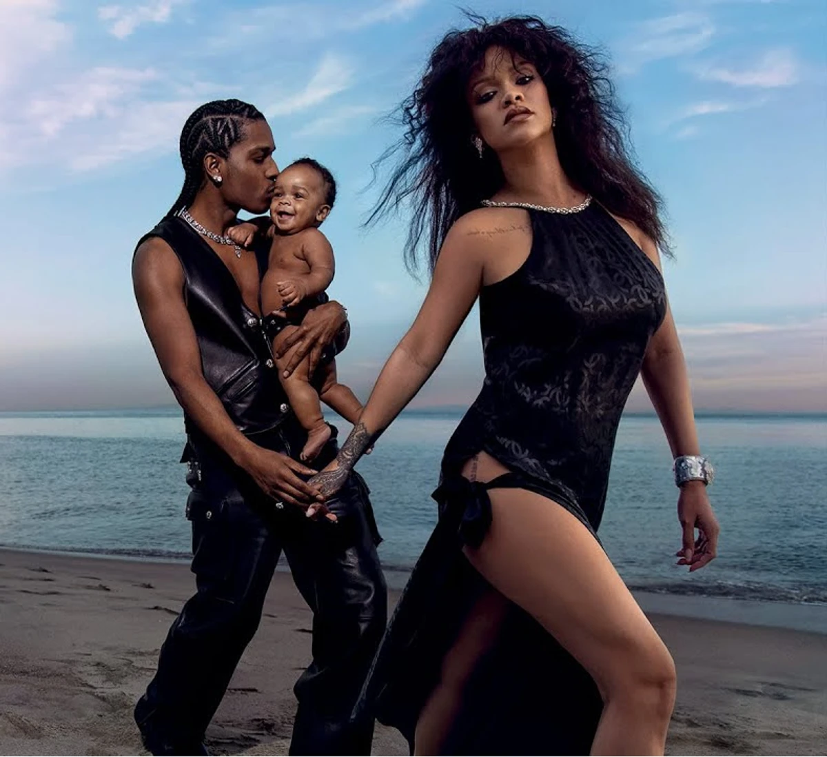 У будинок Ріанни стріляли з гвинтівки