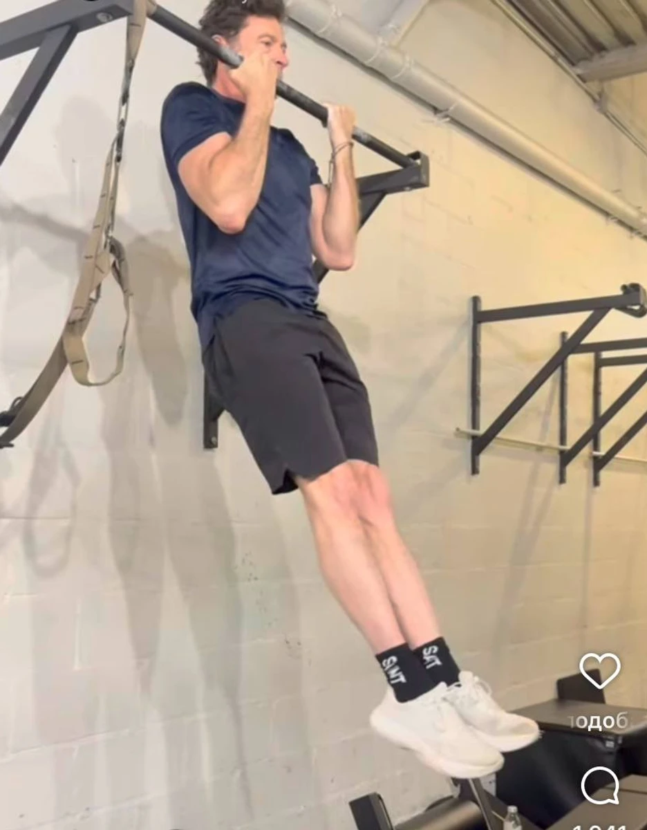 Х'ю Джекман показав підтягування