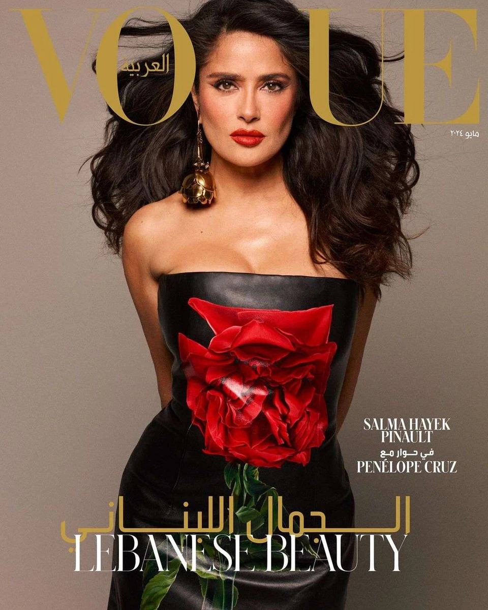 Акторки настільки добрі подружки, що Сальма навіть підпускає Пенелопу до свого волосся з ножицями 