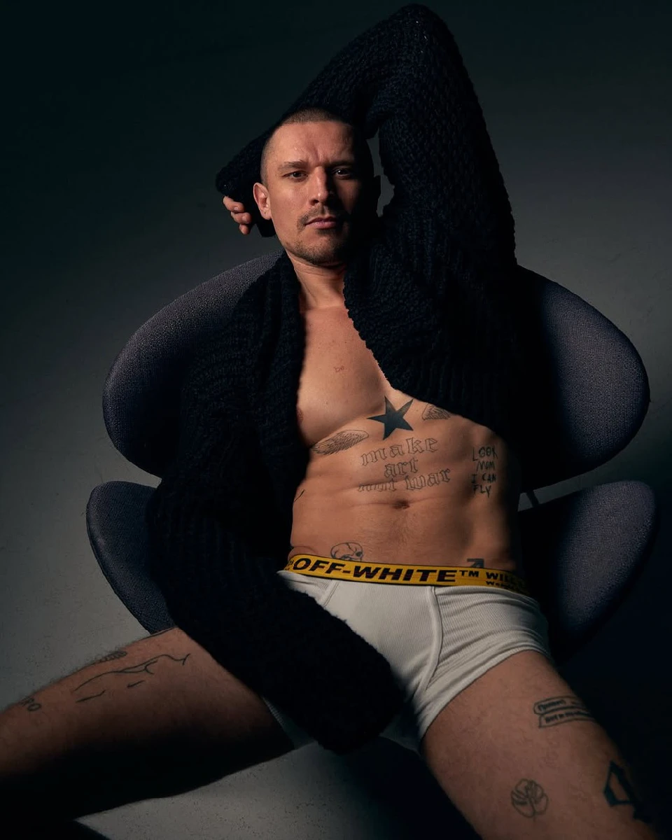 Тарас Цимбалюк посвітив голим торсом