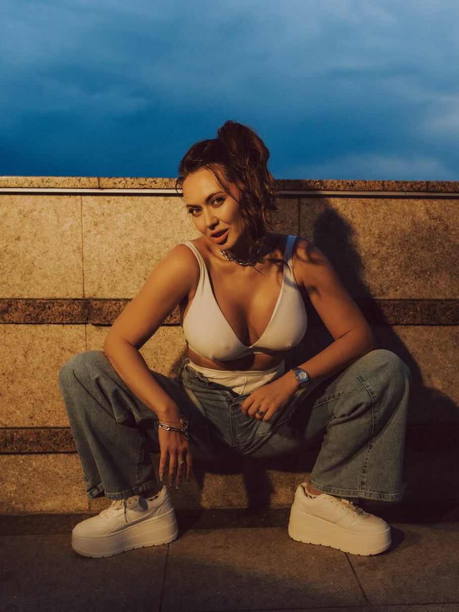 Анна Саліванчук похвалилася новими фото у білизні