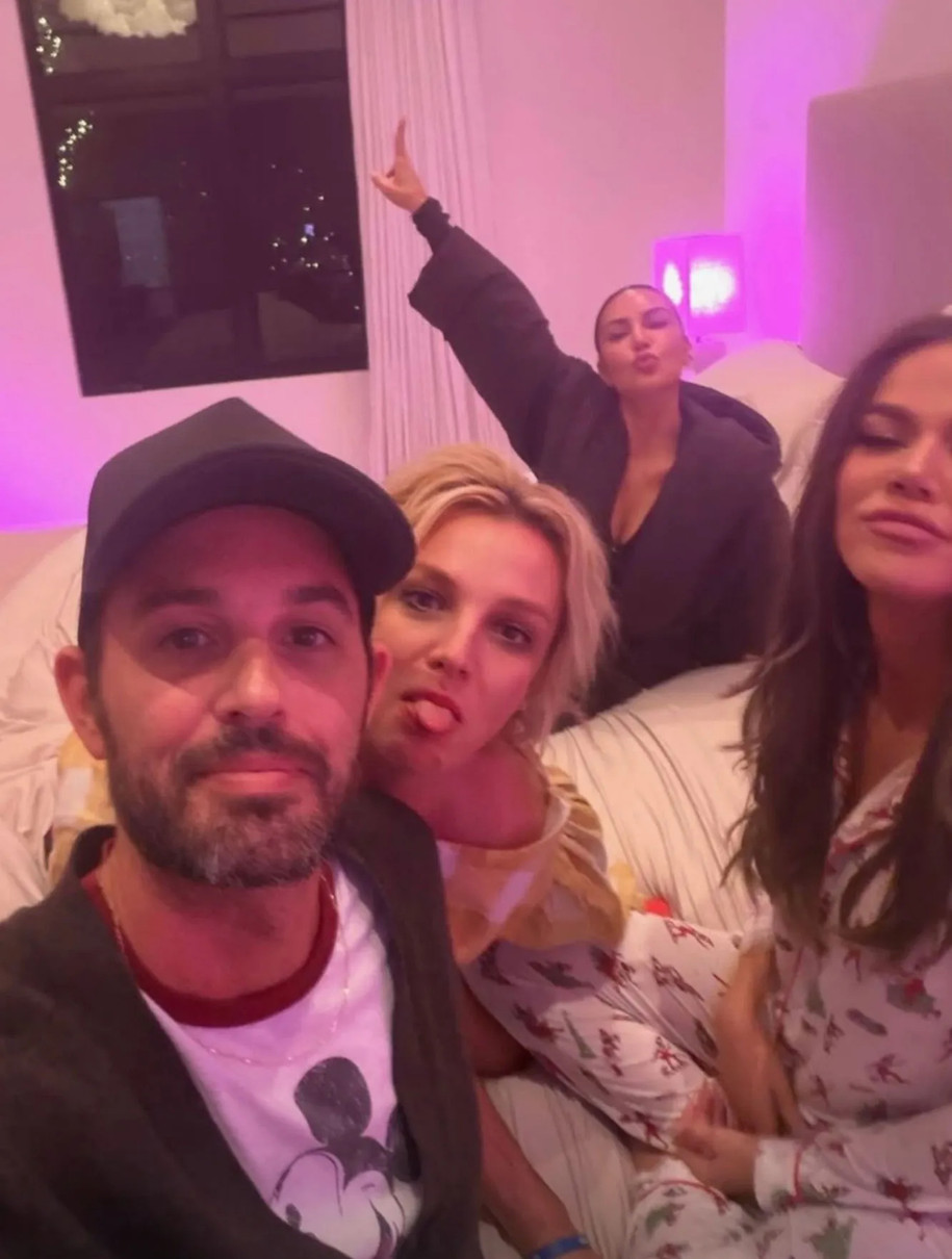 Брітні Спірз потусувалася з сестрами Кардашян