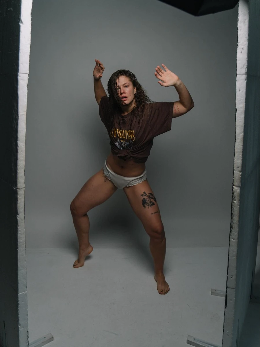 Дар'я Легейда попозувала у трусиках