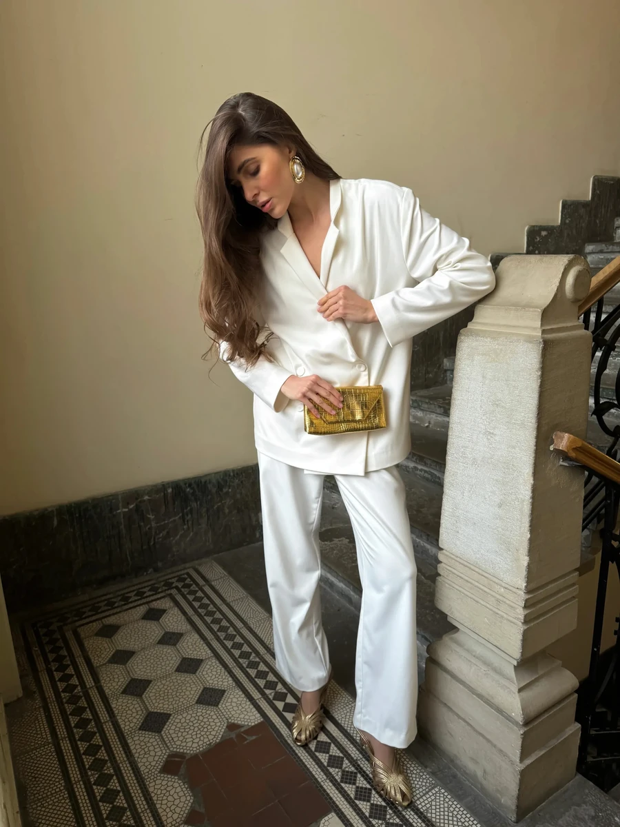 Білий костюм