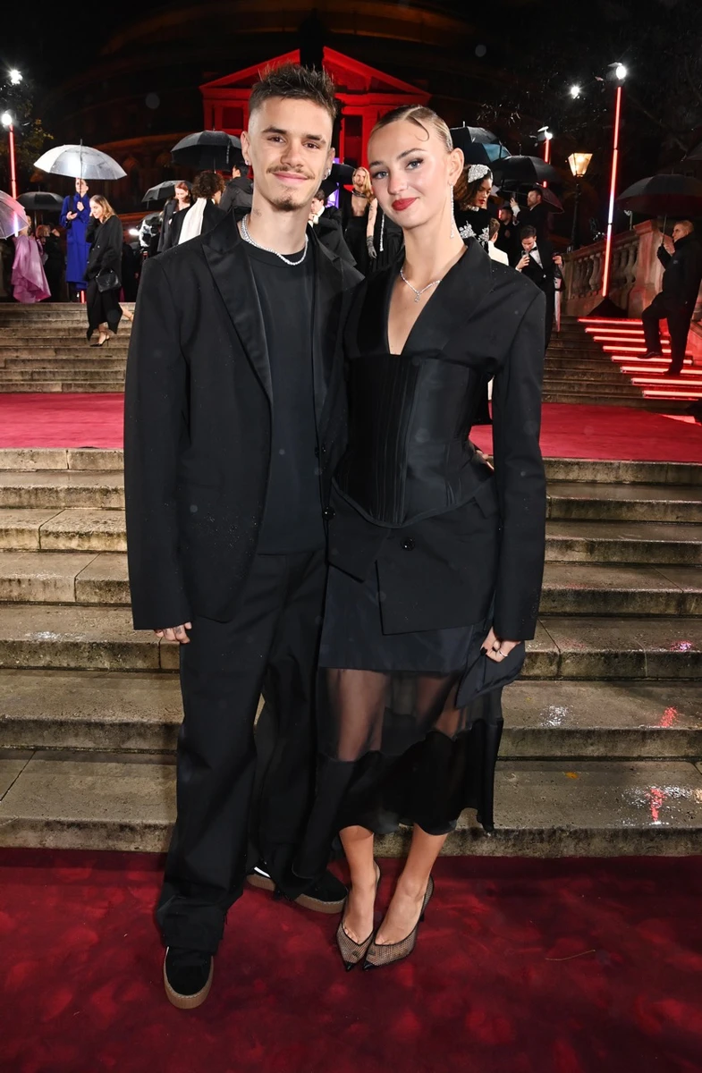 Світська пара Мія та Ромео відвідали модну премію