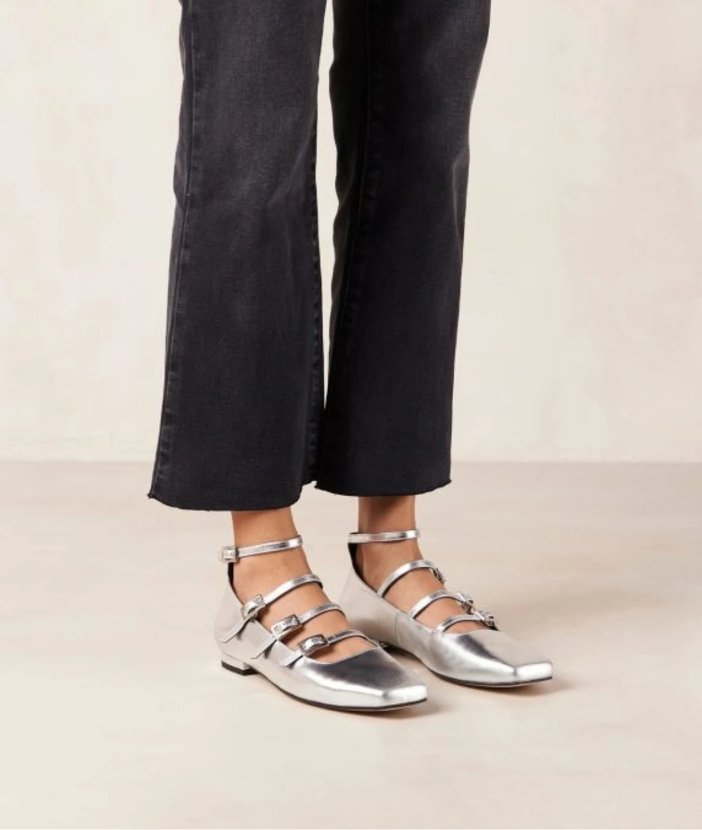 Балетки з ремінцями