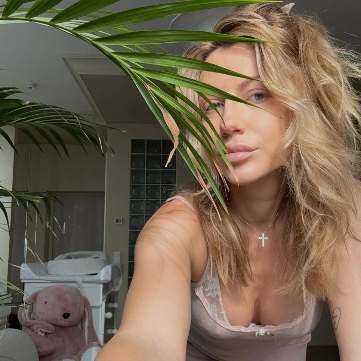 Леся Нікітюк заселфилася після пологів