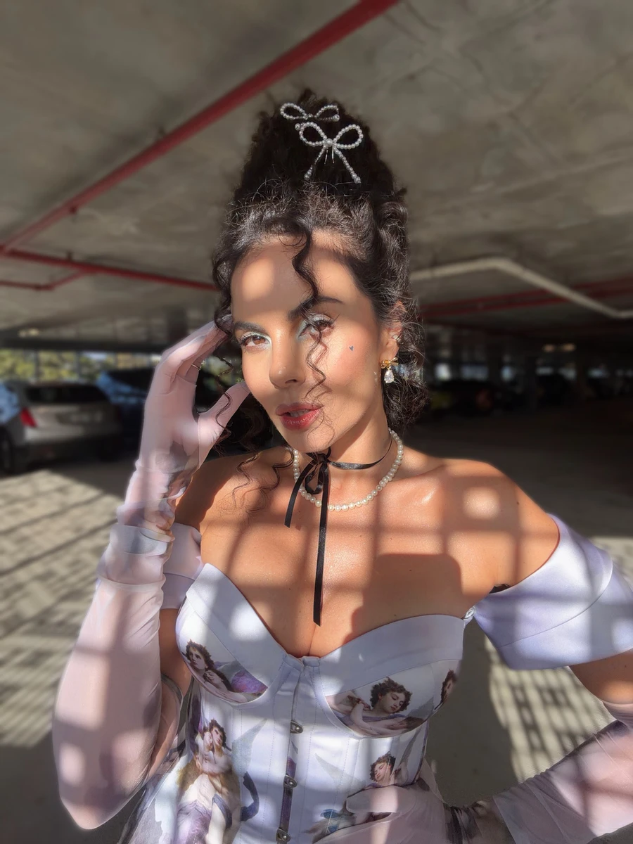 Настя Каменських показалася у цікавому образі